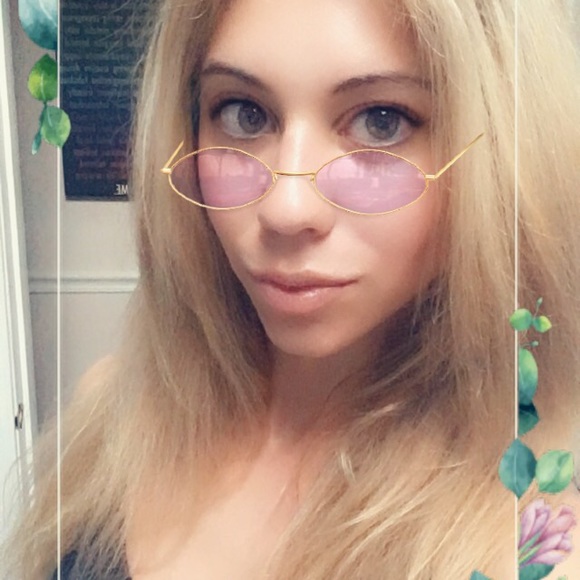 I’m Amanda! I want you to look & feel amazing! 💕 - Picture 3 of 6